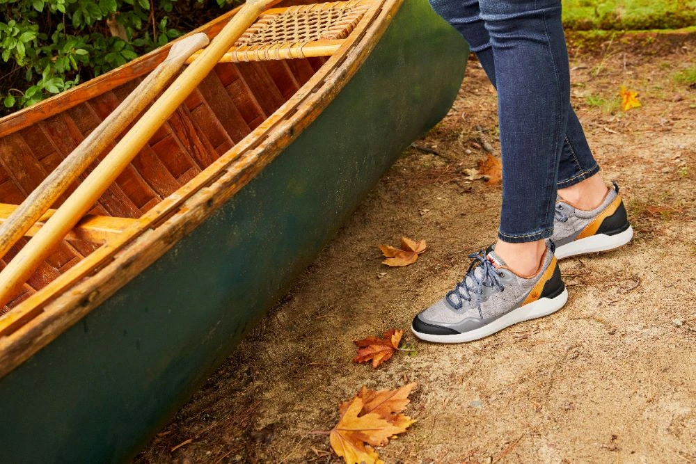 'Cobb Hill' Women's Skylar WP Lace Sneaker - Grey - Image 6